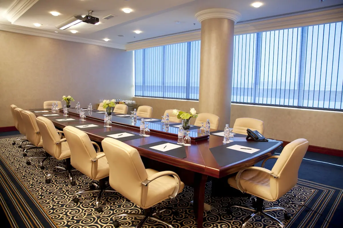 اتاق کنفرانس هتل گرند اکسلسیور البرشا